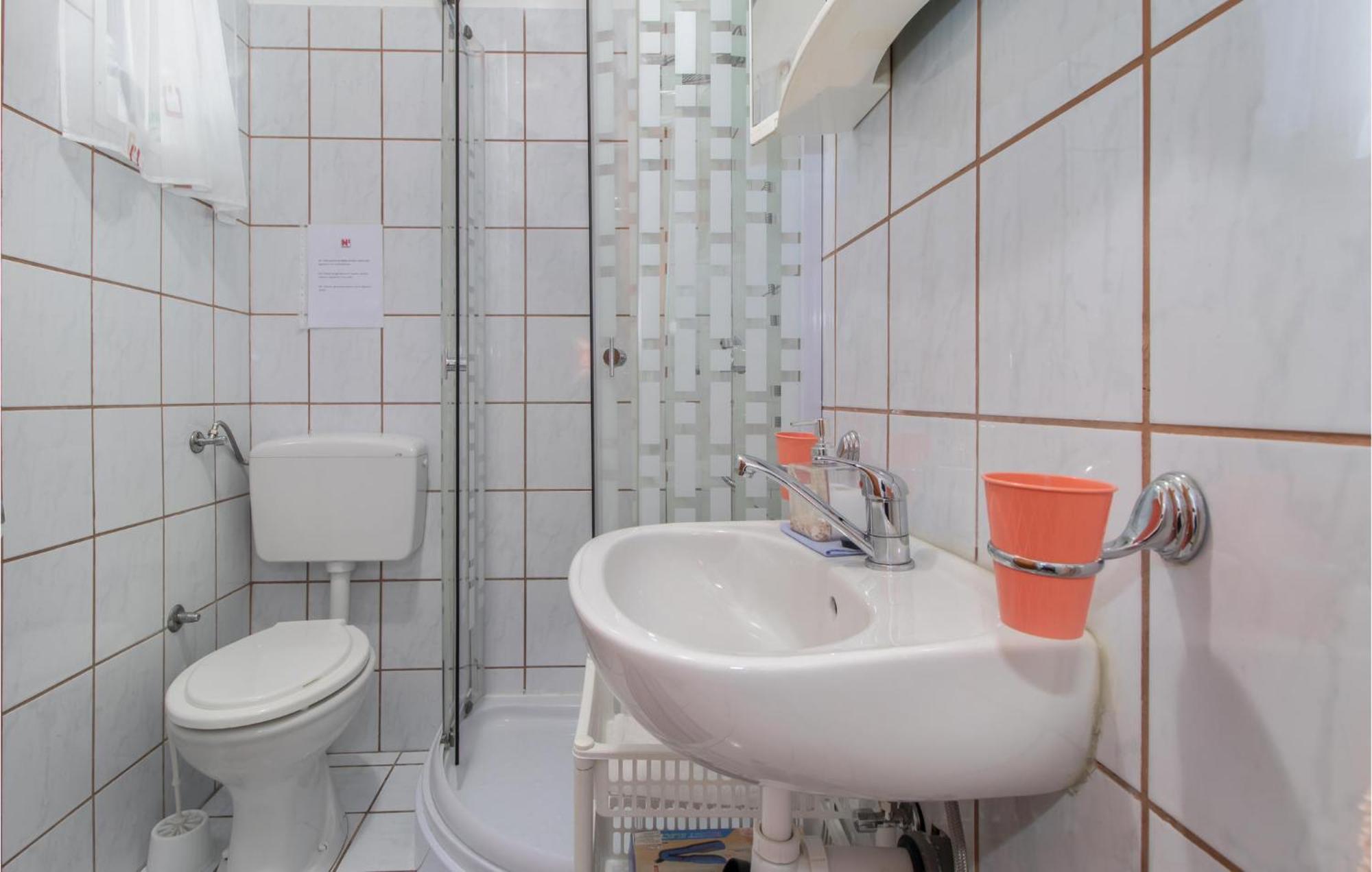 Nice Apartment In Smrika With Kitchen Bagian luar foto